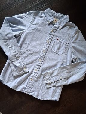 Hollister Men's Pale Blue Button-Down Shirt